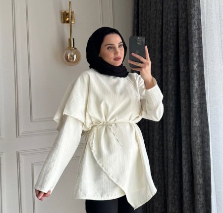 قميص بارد ومريح ومبطن باللون الابيض
